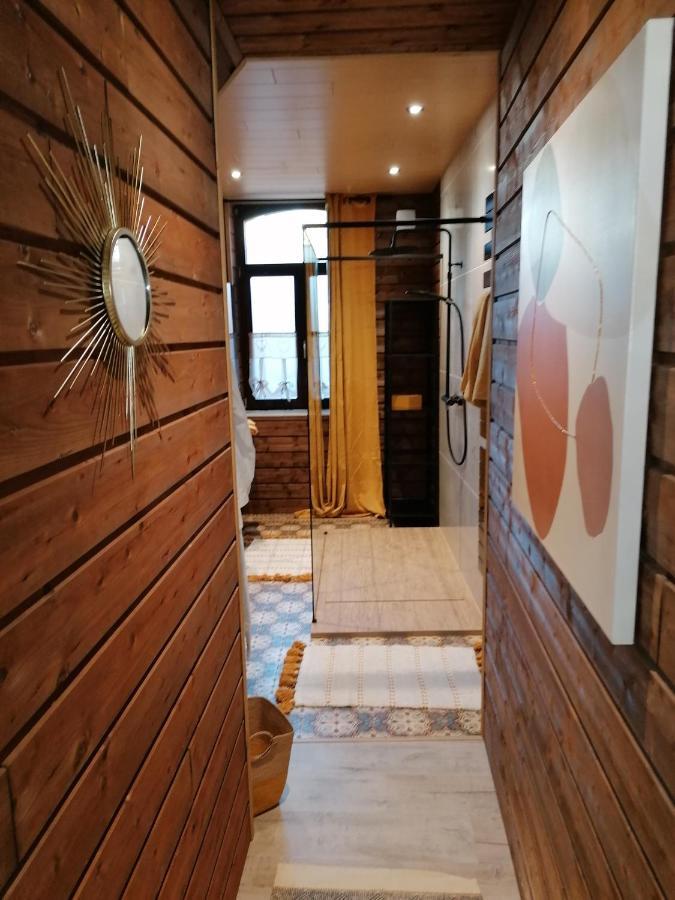 Maison D'Hote Les Notes Endormies Suite Le Refuge Walcourt エクステリア 写真