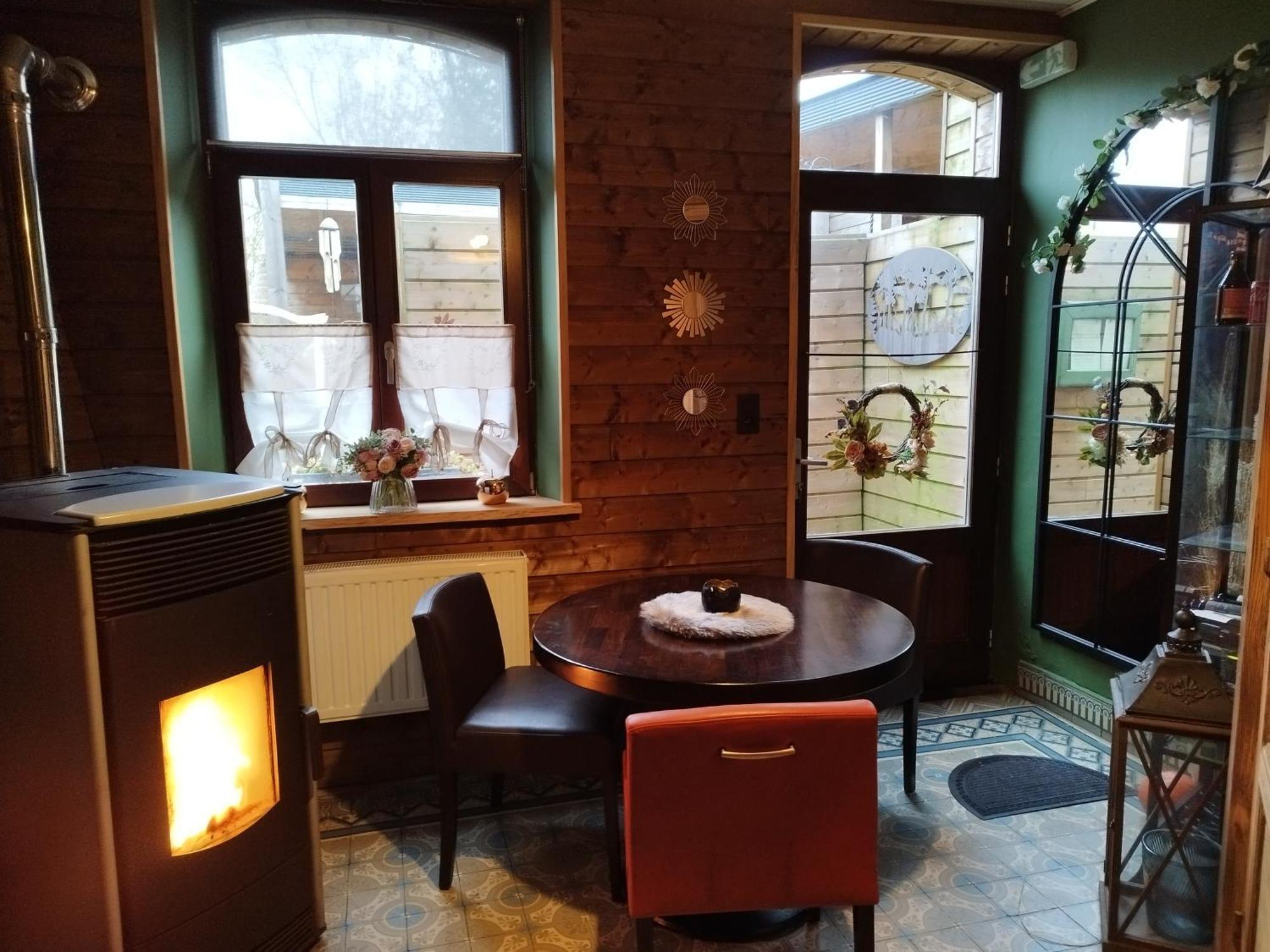 Maison D'Hote Les Notes Endormies Suite Le Refuge Walcourt エクステリア 写真