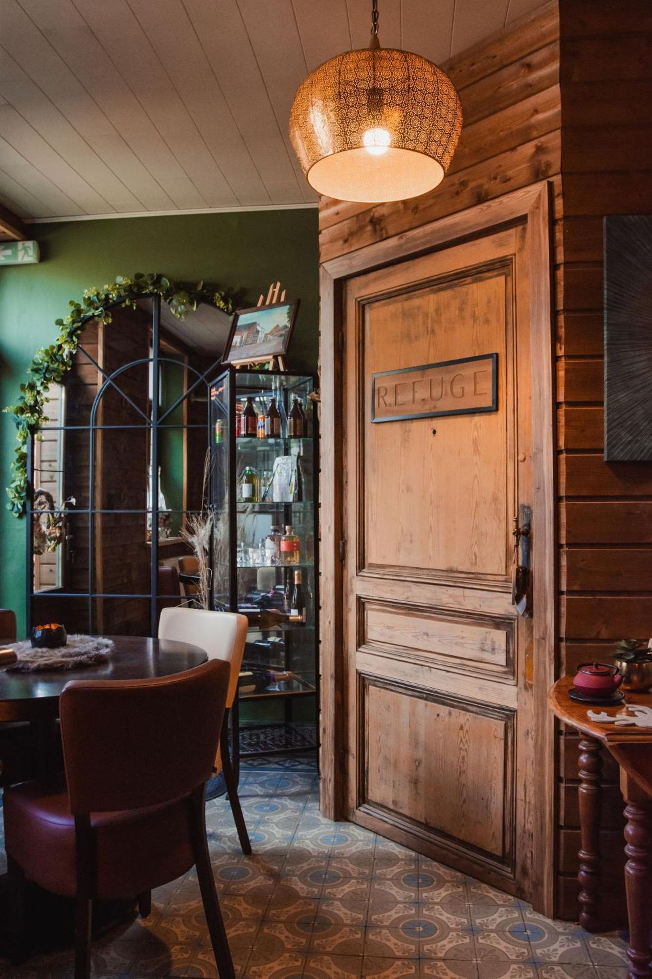 Maison D'Hote Les Notes Endormies Suite Le Refuge Walcourt エクステリア 写真