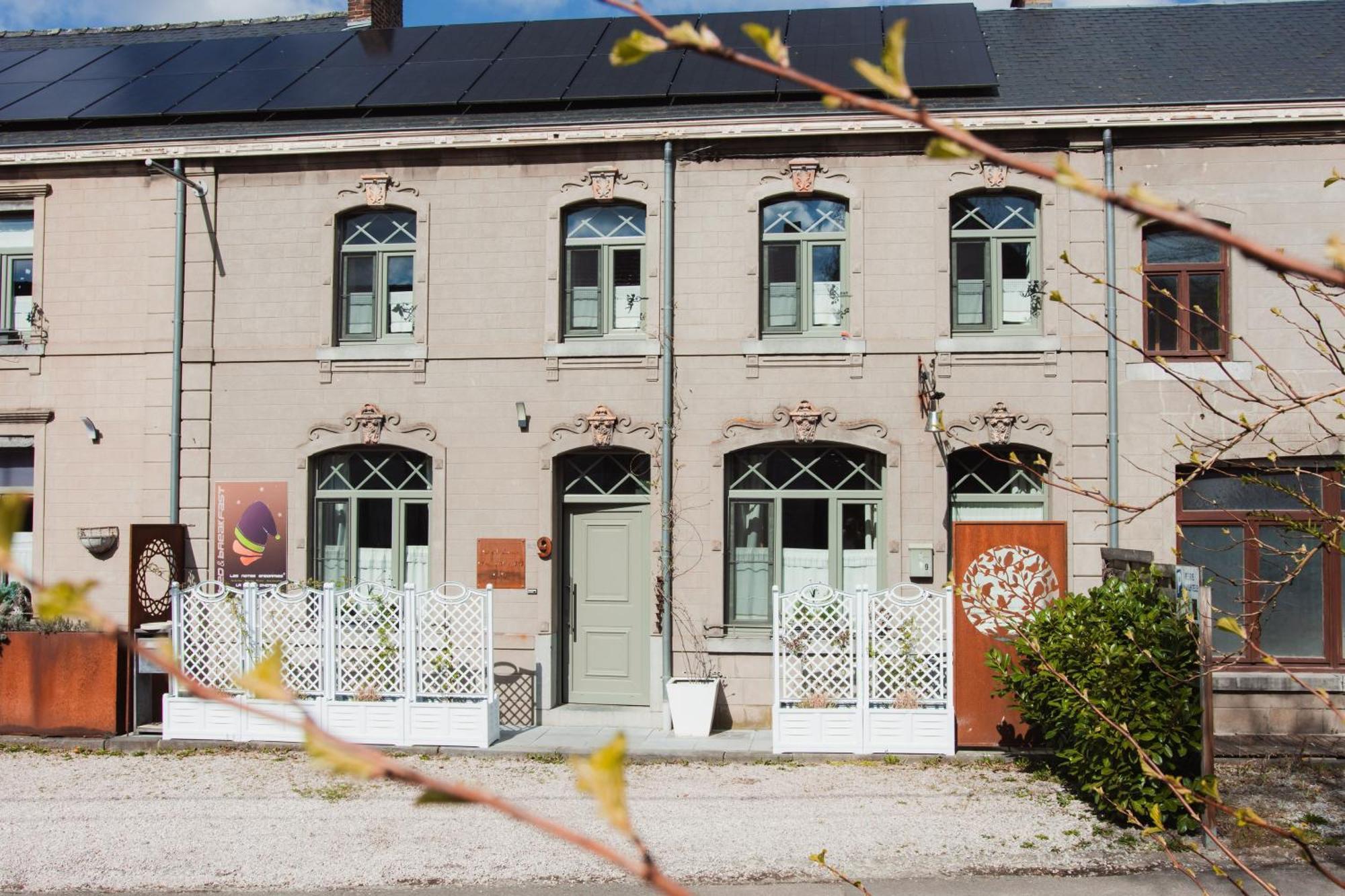 Maison D'Hote Les Notes Endormies Suite Le Refuge Walcourt エクステリア 写真