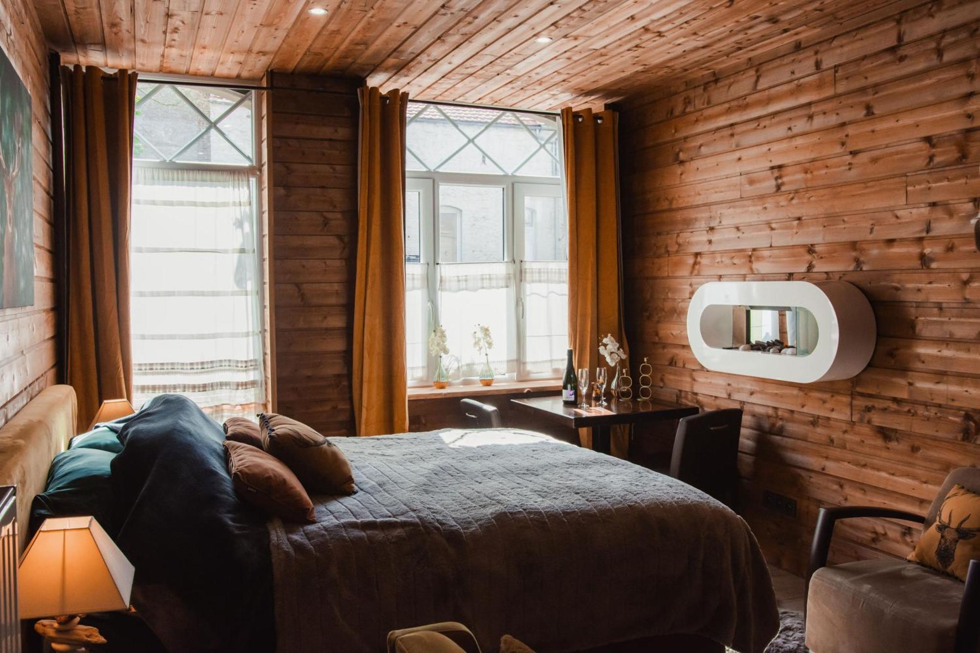 Maison D'Hote Les Notes Endormies Suite Le Refuge Walcourt エクステリア 写真
