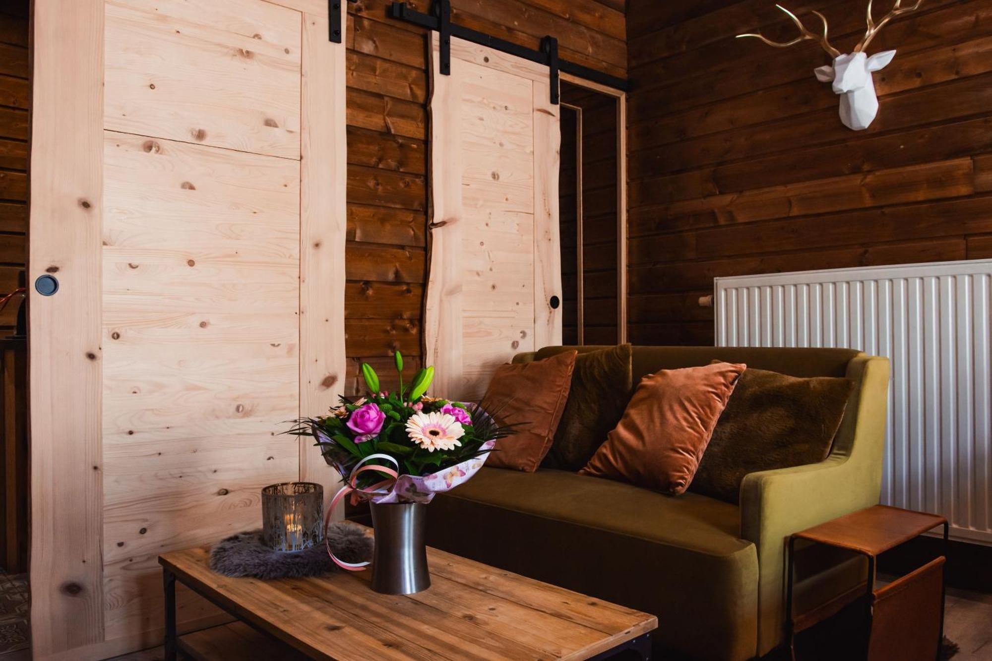 Maison D'Hote Les Notes Endormies Suite Le Refuge Walcourt エクステリア 写真