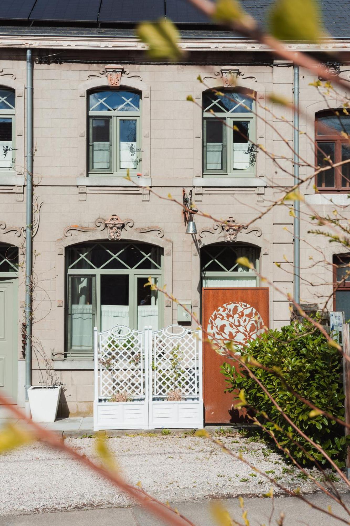 Maison D'Hote Les Notes Endormies Suite Le Refuge Walcourt エクステリア 写真