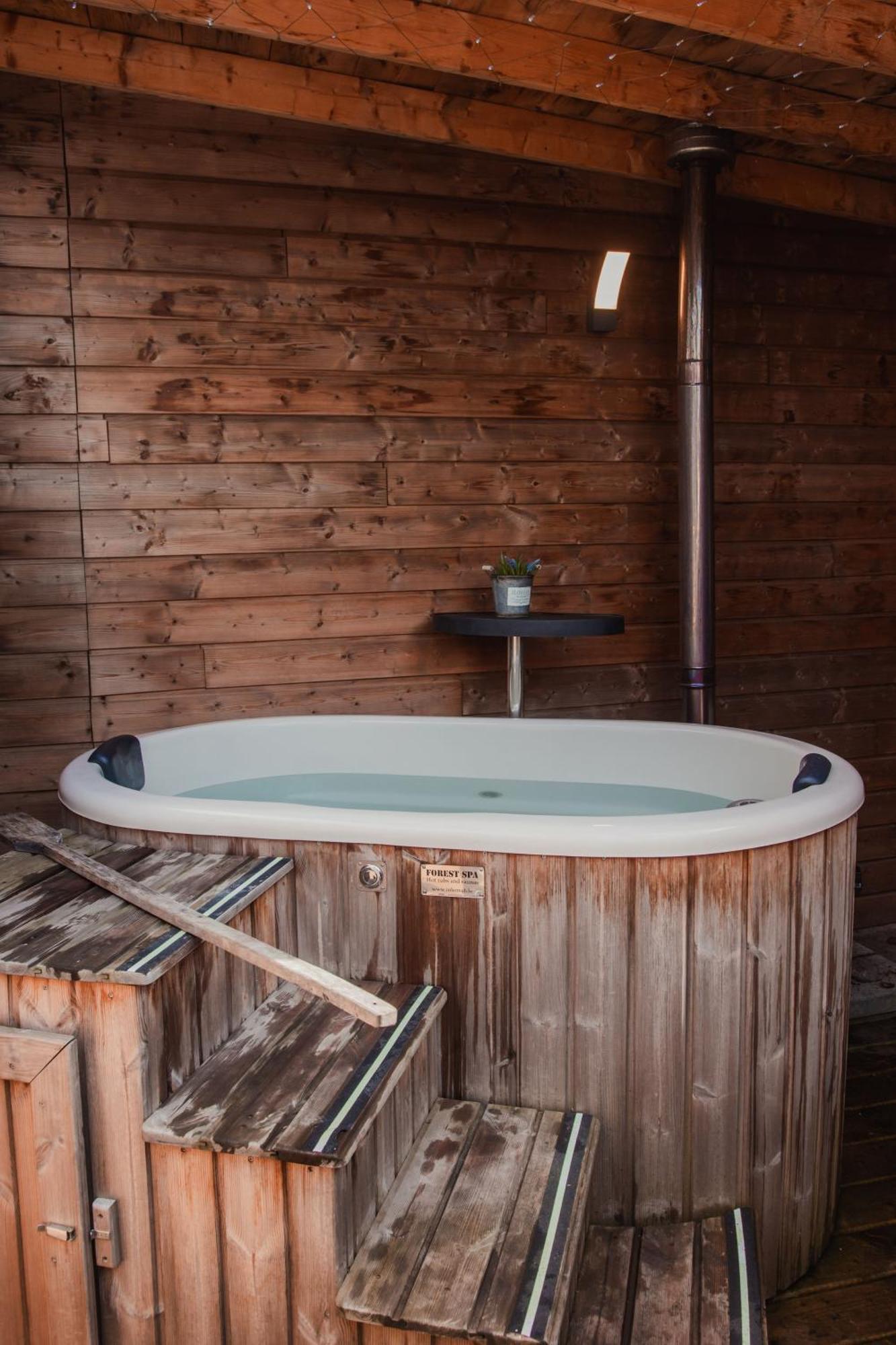 Maison D'Hote Les Notes Endormies Suite Le Refuge Walcourt エクステリア 写真