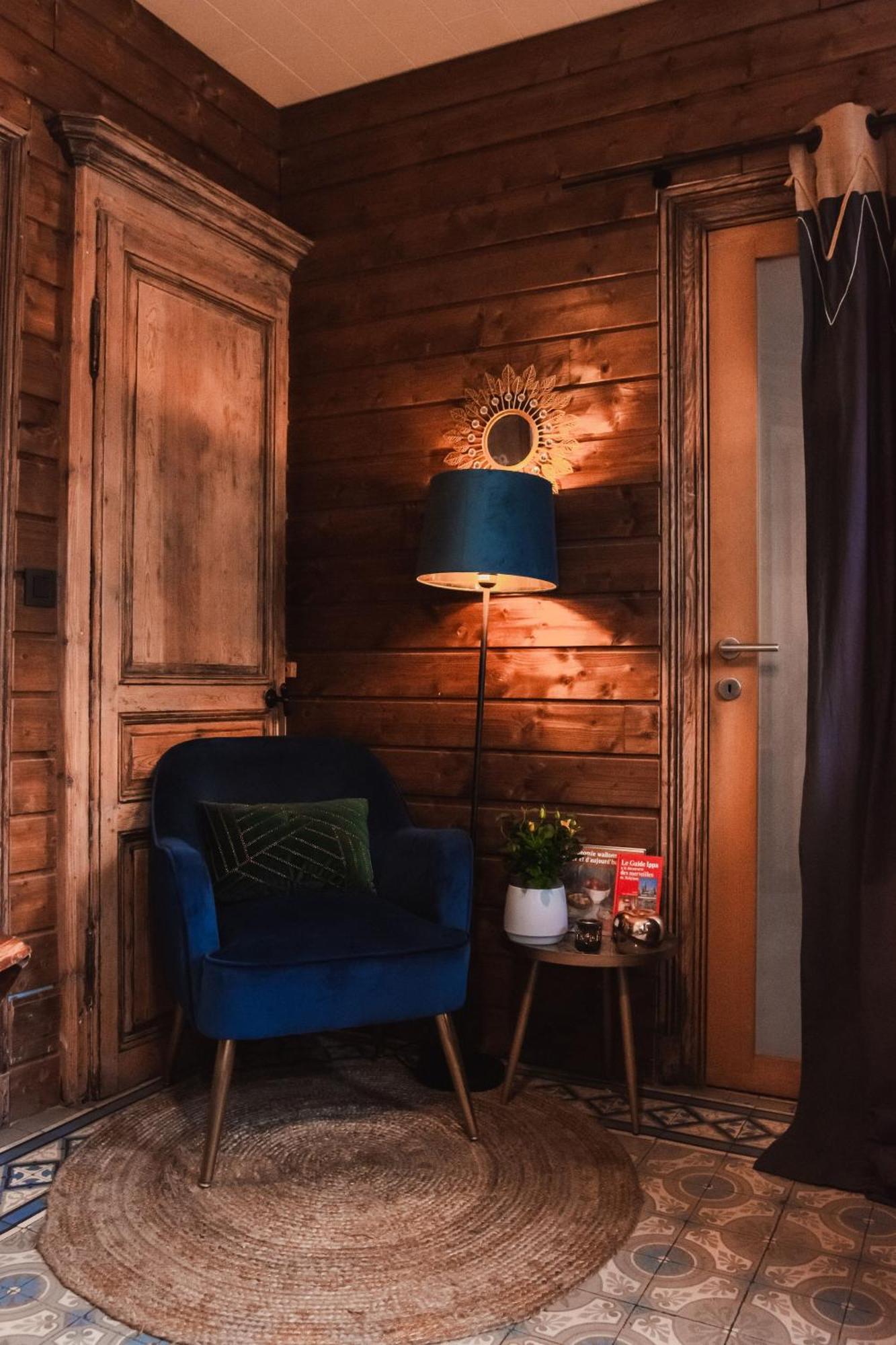 Maison D'Hote Les Notes Endormies Suite Le Refuge Walcourt エクステリア 写真